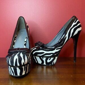 Forever Women's B/W Zebra Print Platform Shoes - Size 7.5